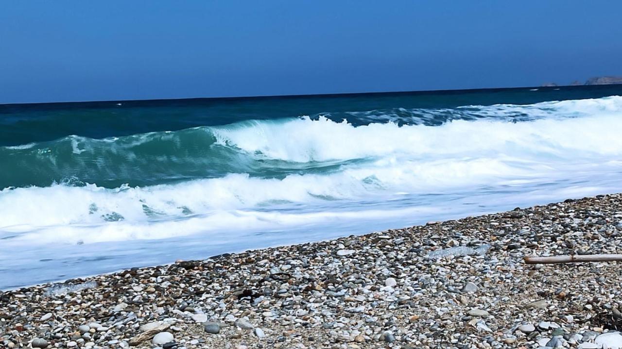 Εξοχική Κατοικία - Cottage Τίνα Líri Exterior foto